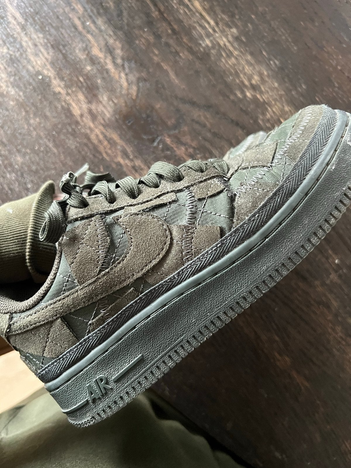 Nike Air Force 1 Low Billie Eilish in olijfgroen, Ophalen of Verzenden, Zo goed als nieuw, Groen, Sneakers of Gympen