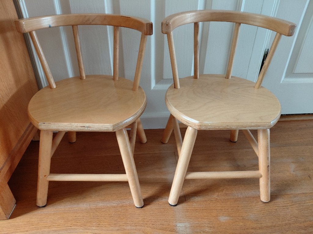 2 leuke kinderstoeltjes, Kinderen en Baby's, Kinderkamer | Tafels en Stoelen, Ophalen, Gebruikt, Stoel(en)