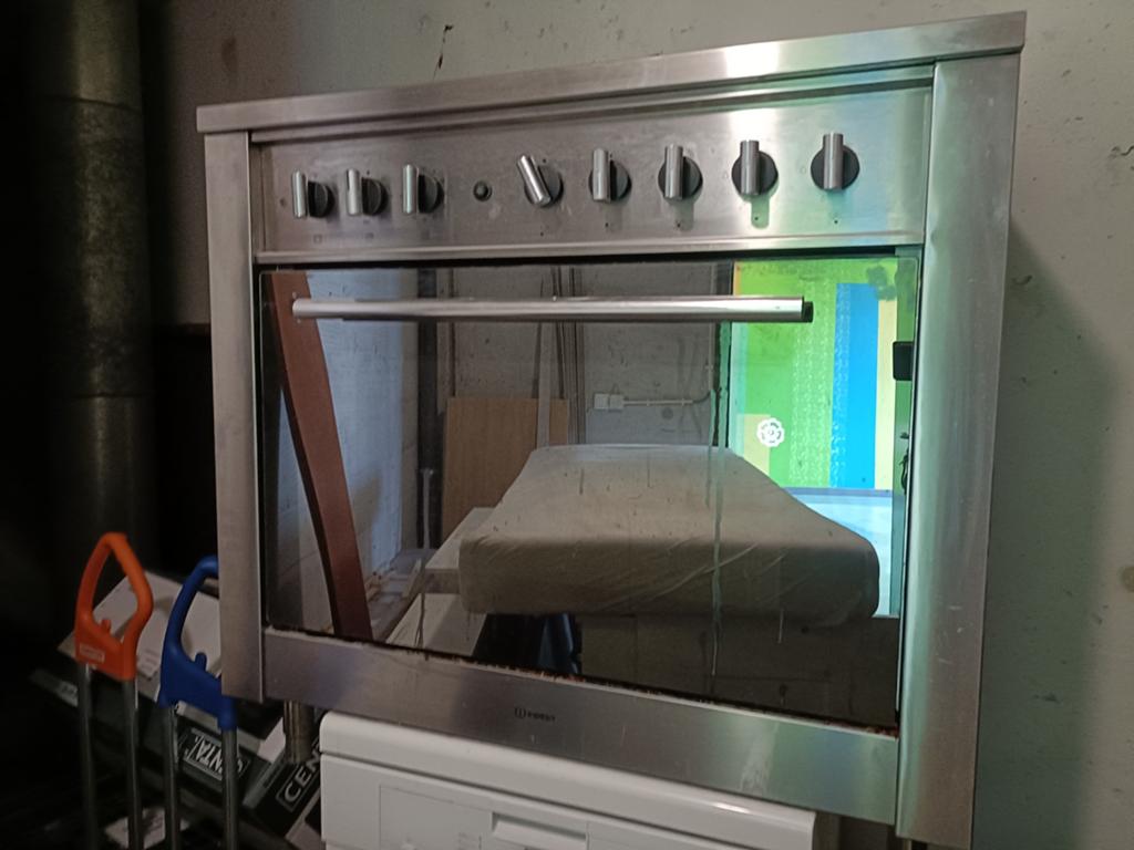 5 pits vrijstaand gasstel met oven, Ophalen, Gebruikt, Hete lucht, Indesit
