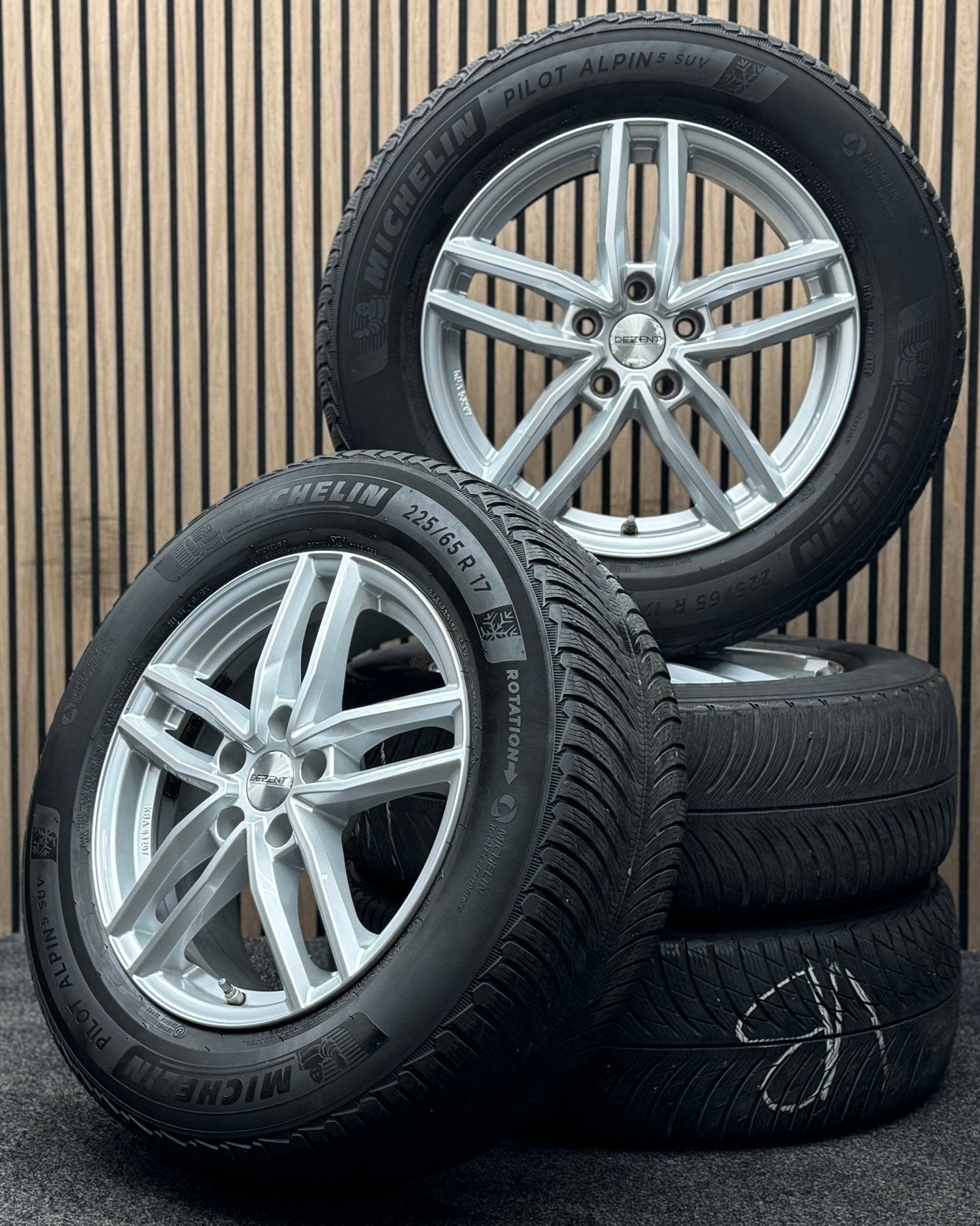WINTER! 17 inch Dezent TZ - Toyota Rav4 5x114,3 ET40 TPMS, Ophalen, ., Banden en Velgen, 17 inch