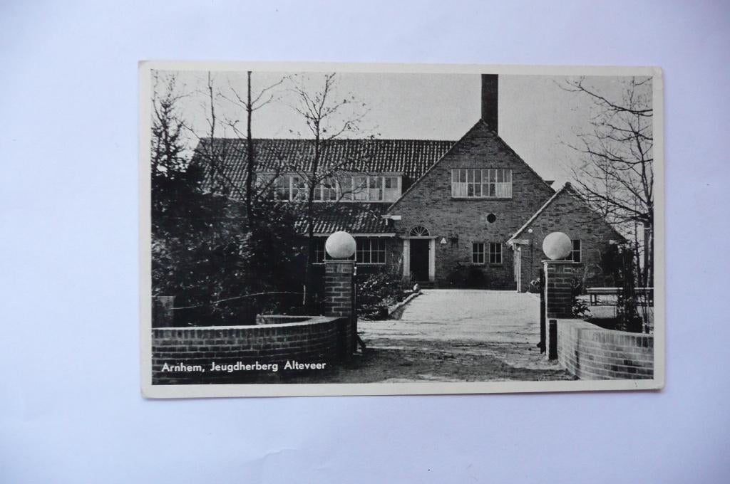 Arnhem Jeugdherberg Alteveer 1954, Verzamelen, Ansichtkaarten | Nederland, Ophalen of Verzenden, 1940 tot 1960, Gelopen, Gelderland