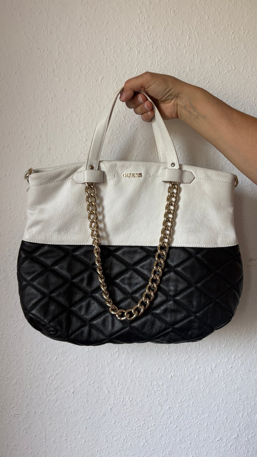 Guess handtas zwart/wit met gouden ketting, Ophalen of Verzenden, Gebruikt, Zwart, Handtas
