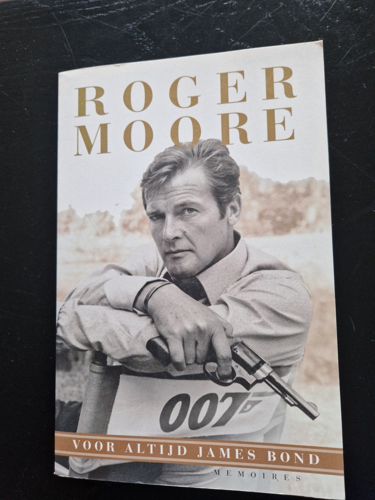 memories Roger Moore voor altijd James Bond, Ophalen