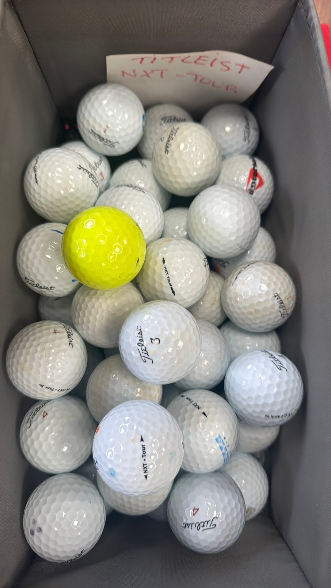 NXT Tour Titleist golfballen 36 stuks, Sport en Fitness, Golf, Ophalen of Verzenden, Gebruikt, Bal(len)