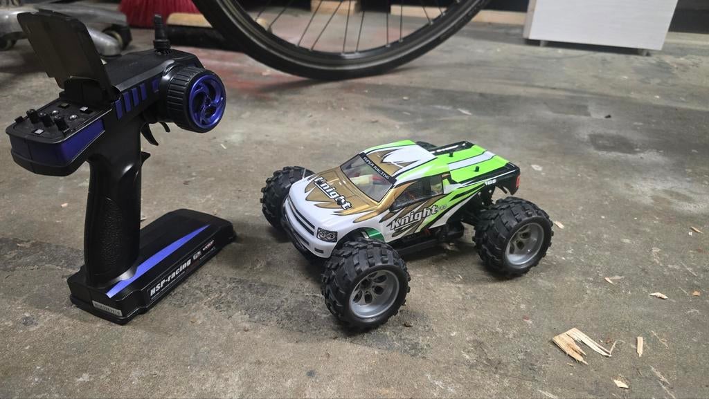 Borstelloze rc auto, Elektro, Auto offroad, Ophalen of Verzenden, Zo goed als nieuw