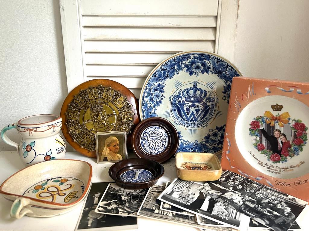 Vintage lot Koninklijk Huis porselein aardewerk messing etc, Verzamelen, Koninklijk Huis en Royalty, Ophalen, Zo goed als nieuw