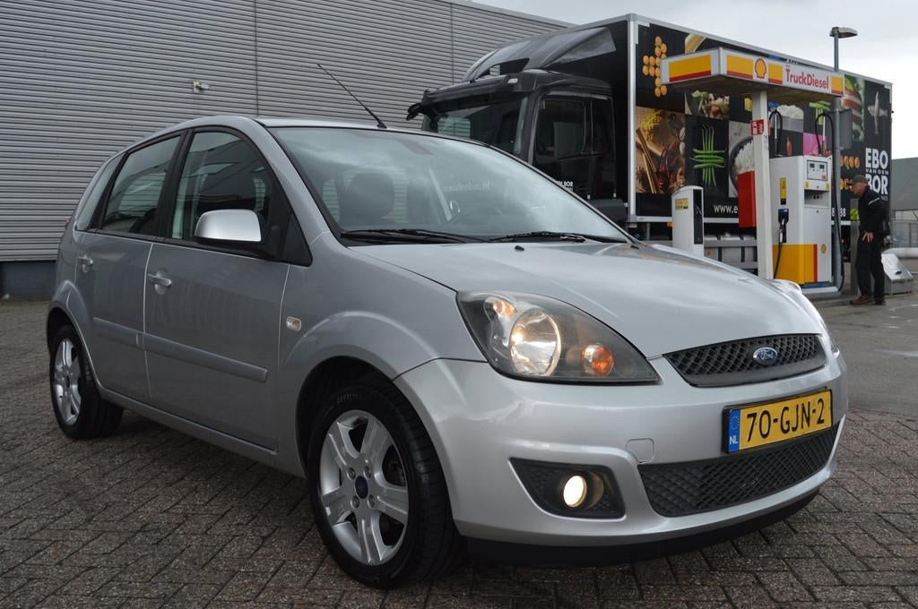 Ford Fiesta 1.3-8V Futura XL bj08 airco 79108 KM NAP, 1299 cc, Stof, Zwart, 4 cilinders