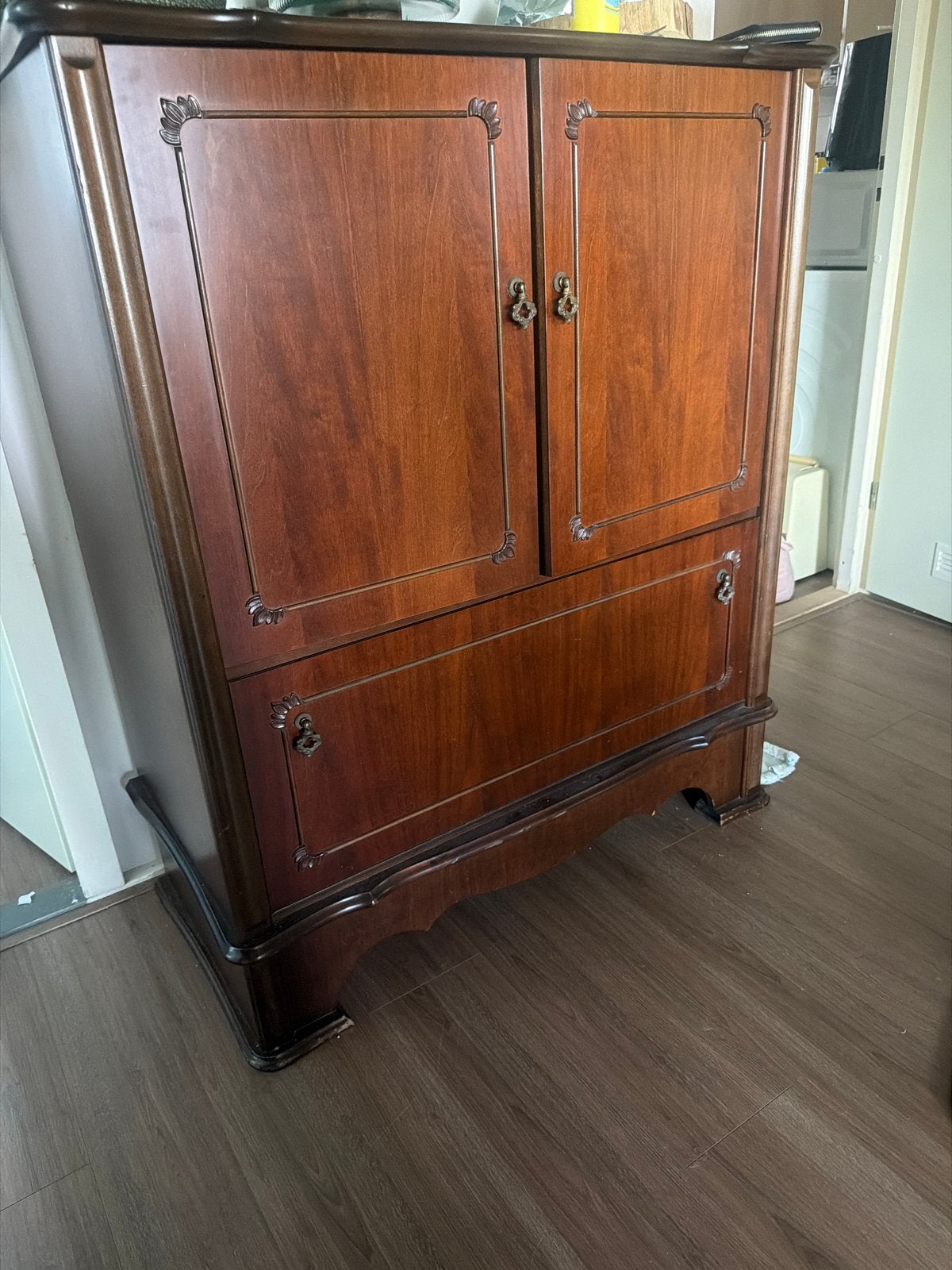 Mahonie TV kast met inschuifbare deurtjes, Ophalen, Gebruikt, 100 tot 150 cm, 50 tot 100 cm