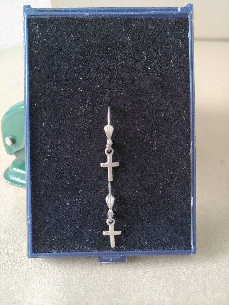 Curiosa zilveren oorbellen met kruisje en schelp 925 zilver, Ophalen of Verzenden, Zo goed als nieuw, Sieraad, Christendom | Katholiek