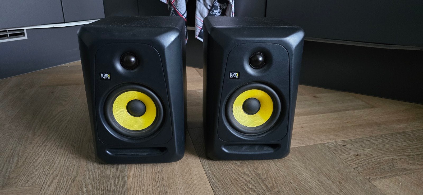 2x KRK SYSTEMS KRK classic 5, Inclusief kabels, Speakerset, Zo goed als nieuw, KRK