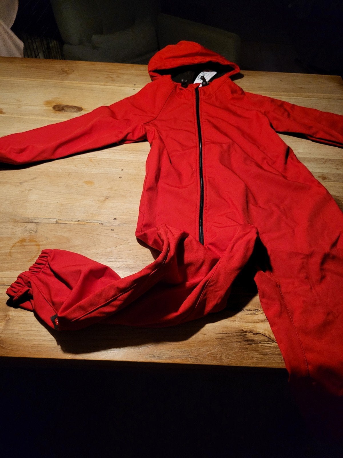 rode softcell overal met schuine rits , capuchon en fleece, Ophalen of Verzenden, Nieuw, Jongen of Meisje, Jas