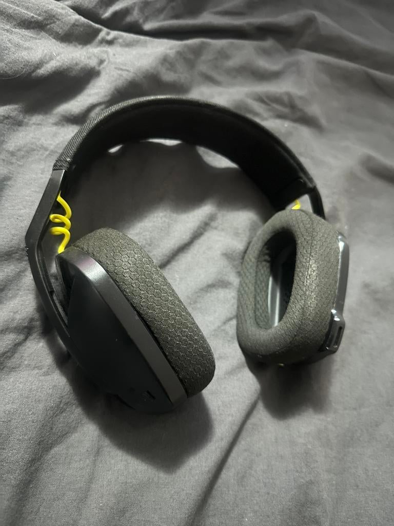 Logitech g435 headset, Ophalen of Verzenden, Gaming headset, Zo goed als nieuw, Over-ear