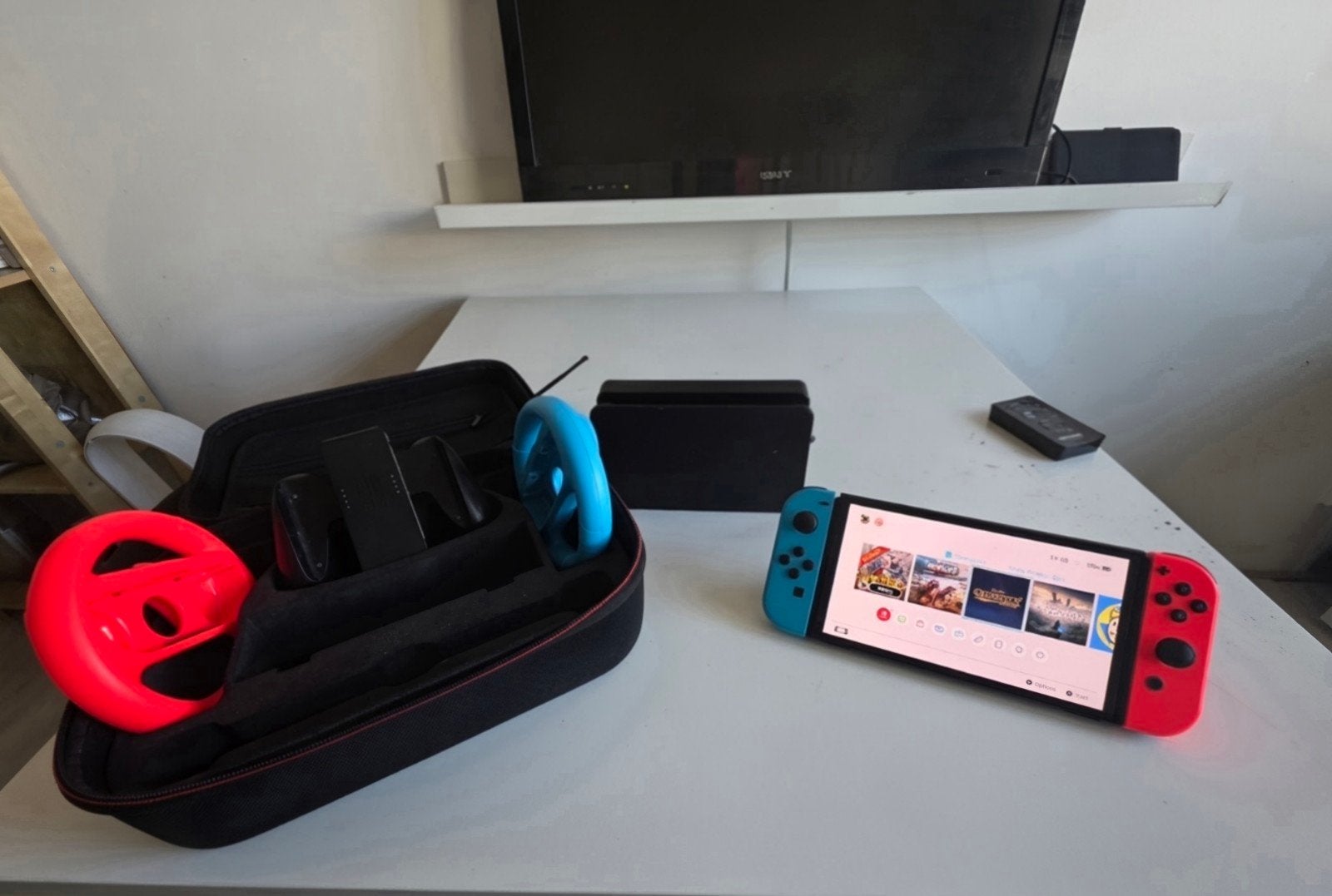 Nintendo Switch met accessoires, Ophalen, Met games, Met 2 controllers, Zo goed als nieuw