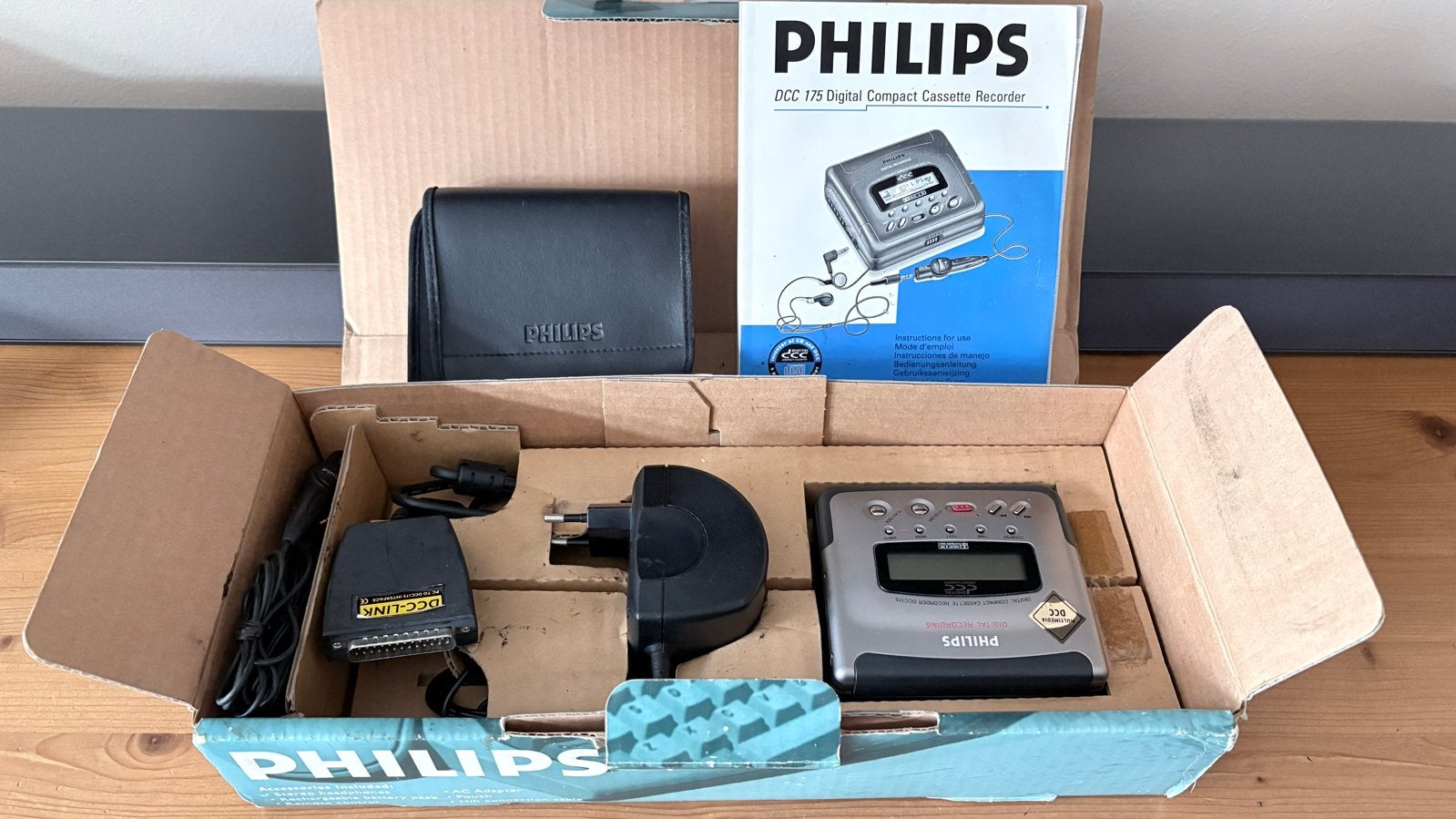 Philips portable DCC175 met datakabel in originele doos!