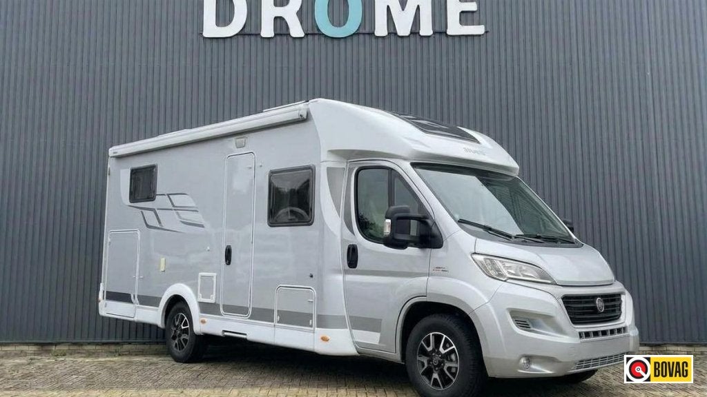 Carado T 67 DAKAIRCO/CAMERA/FIETSENDR, Caravans en Kamperen, Watertank (Schoon), 7 tot 8 meter, Bedrijf, ABS