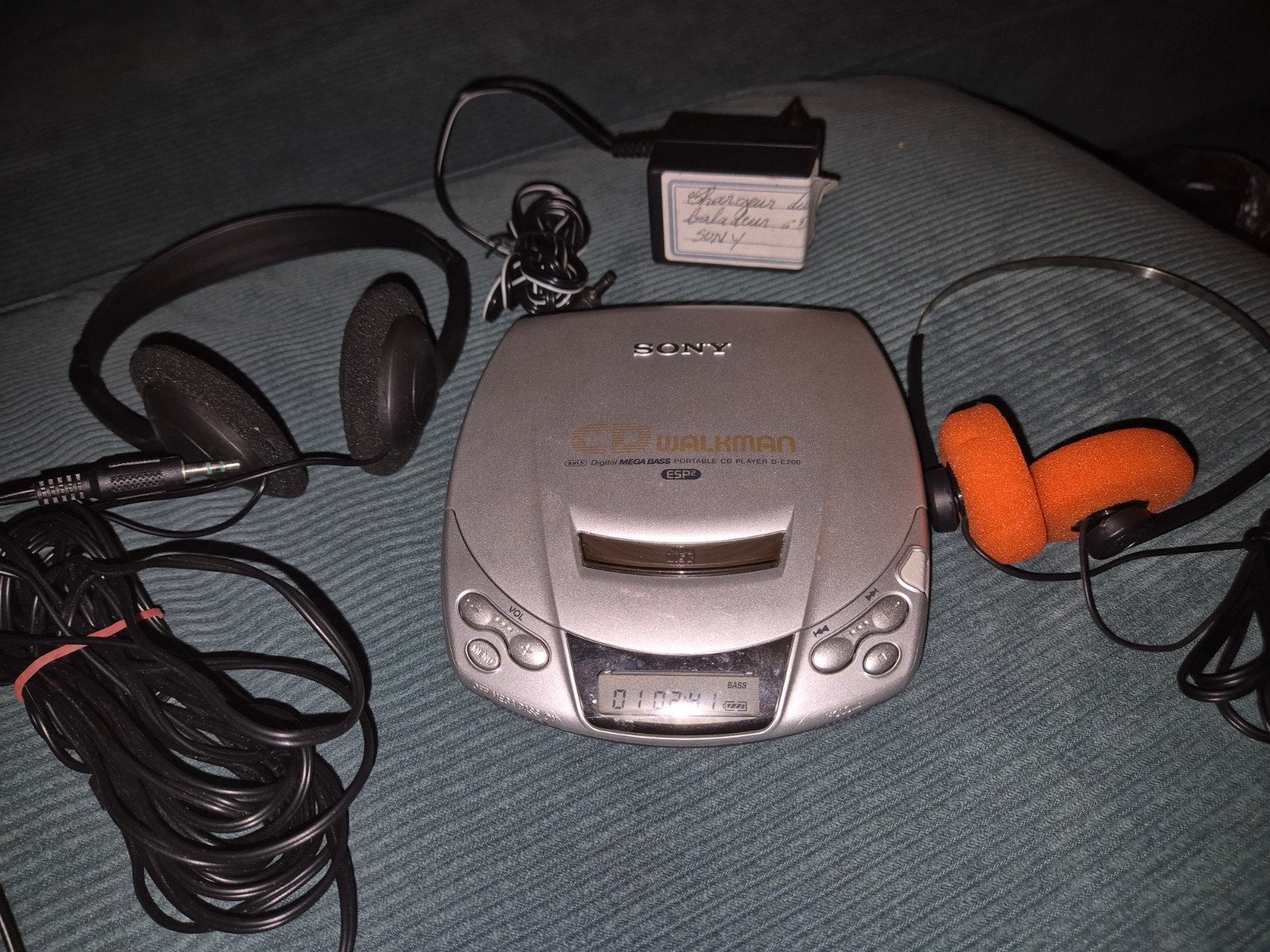 Sony D-E200 Discman - Uitstekend + Retro Koptelefoon Adapter, Ophalen of Verzenden, Discman