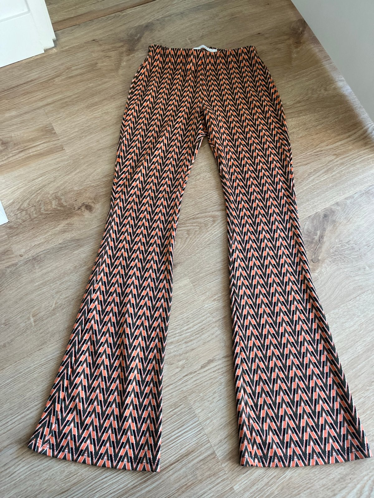 Flared broek mt S Costes, Kleding | Dames, Broeken en Pantalons, Oranje, Ophalen of Verzenden, Zo goed als nieuw, Maat 36 (S)