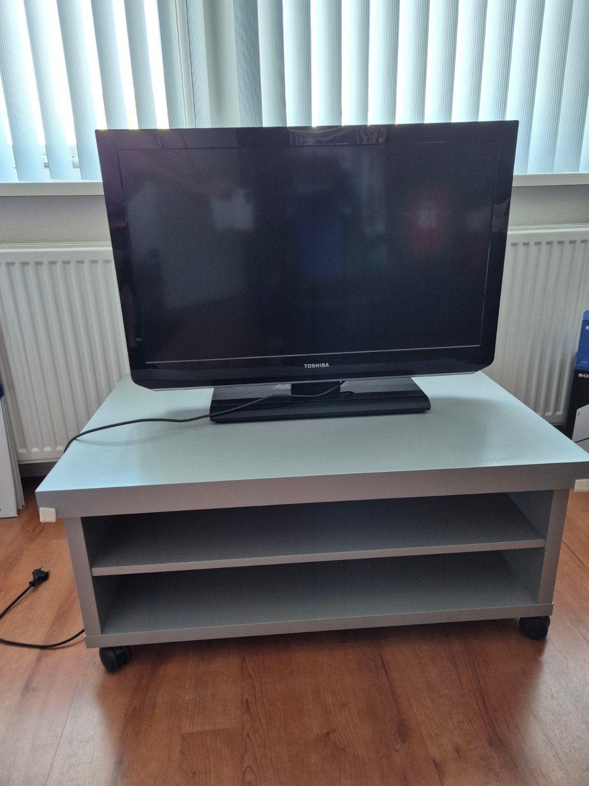 Gratis TV-kastje verrijdbaar grijs, Ophalen, Gebruikt, 50 tot 100 cm, Minder dan 100 cm