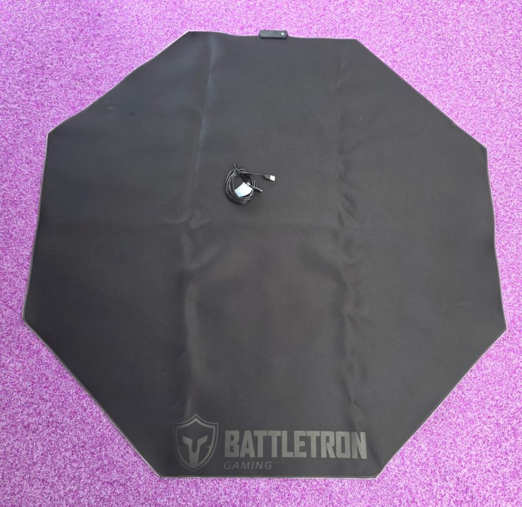 Battletron gamingvloermat met licht

115cm x 115cm, Ophalen, Zo goed als nieuw