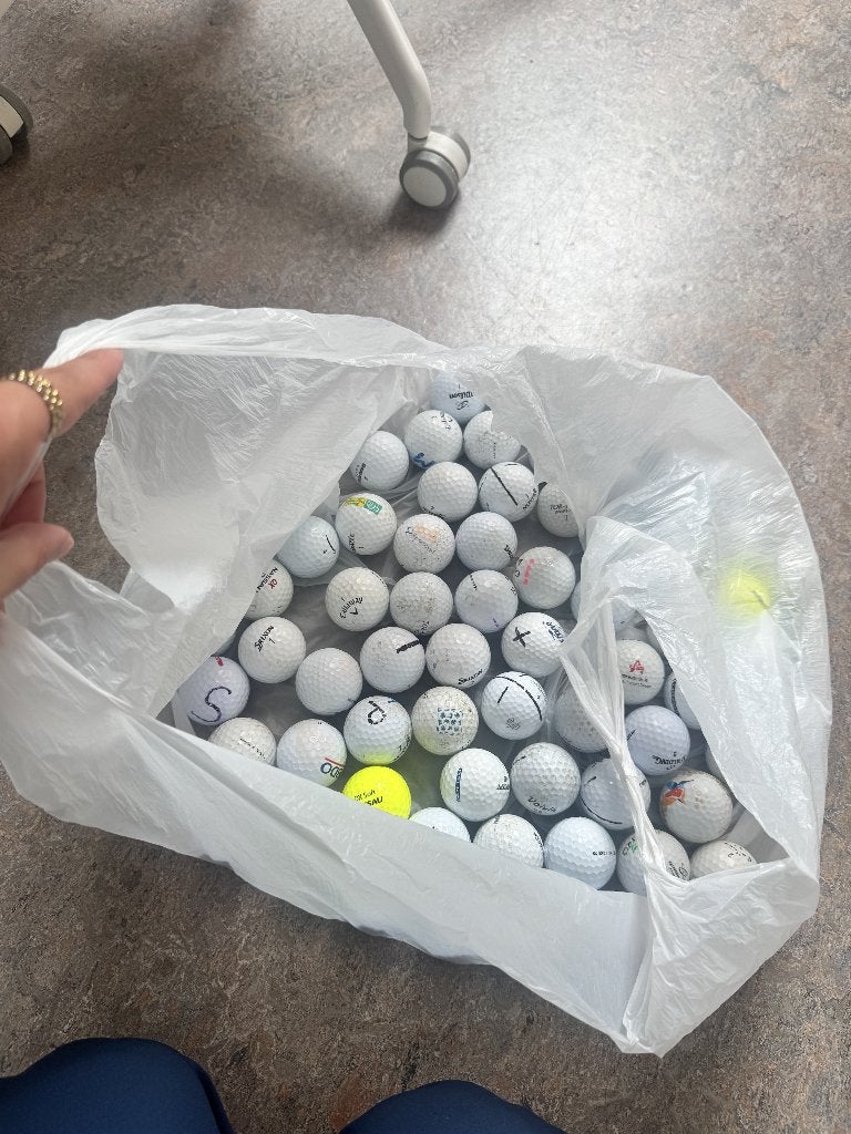 Ca. 70 golfballen lakeballs, Ophalen of Verzenden, Gebruikt, Bal(len), Overige merken