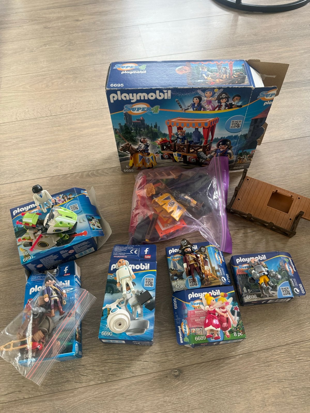 Playmobil Super 4 - Diverse sets en figuren, Complete set, Overige typen, Ophalen of Verzenden, Zo goed als nieuw