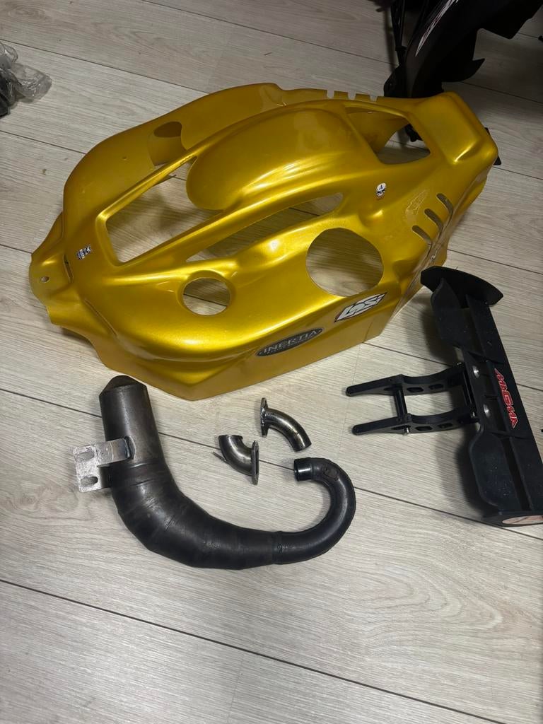 Losi 5ive buggy body met uitlaat en spoiler, Ophalen, Overige schalen, Auto offroad