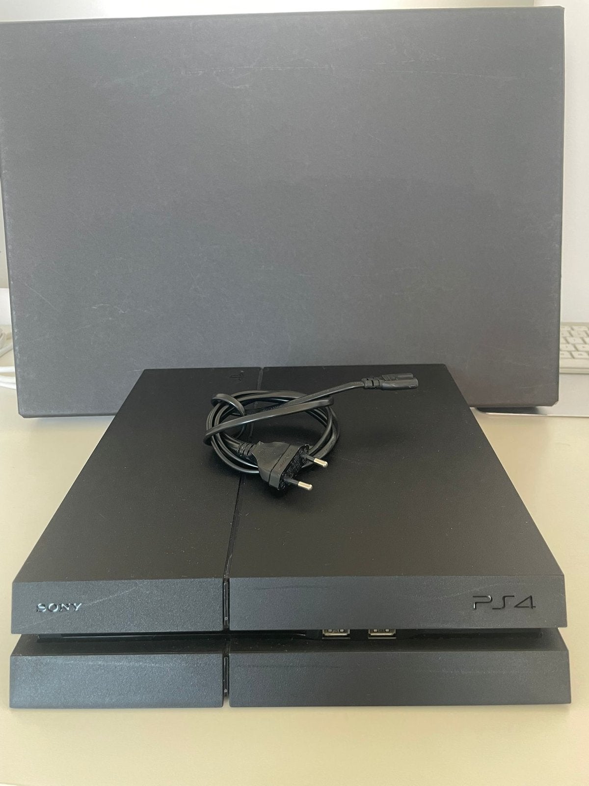 Playstation 4 met 2 controllers en dock, Ophalen of Verzenden, Gebruikt, Met 2 controllers, Original
