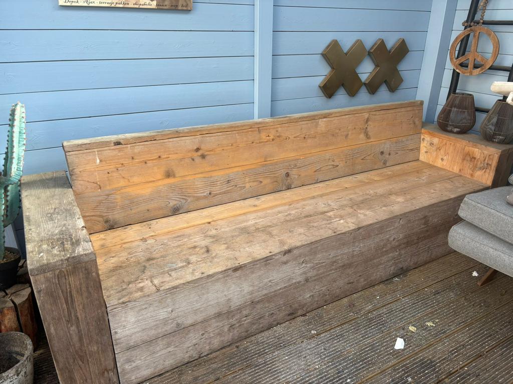 Twee leuke banken voor in de overkapping of in de tuin., Tuin en Terras, Ophalen of Verzenden, Zo goed als nieuw, Hout