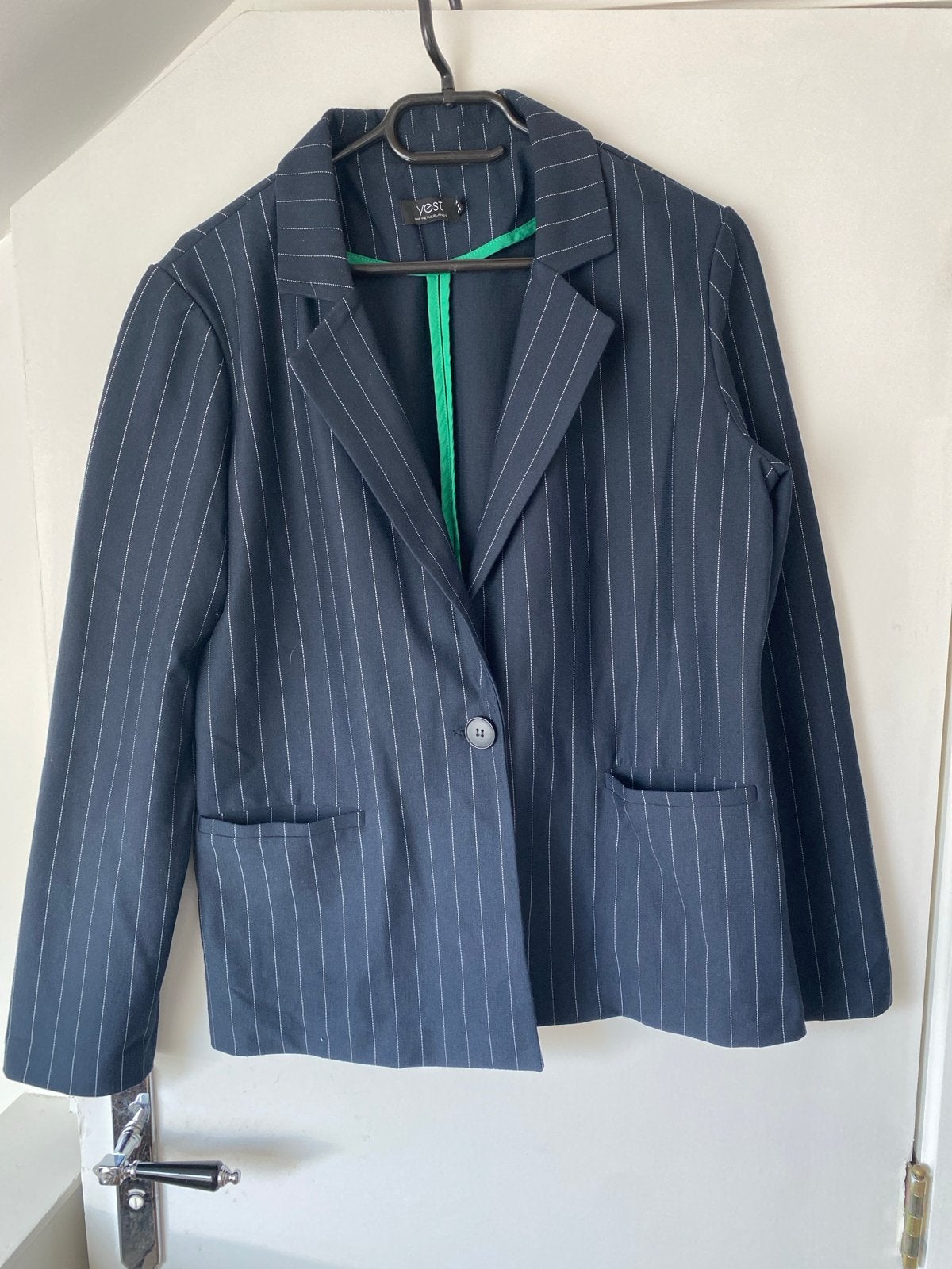 Yest donkerblauw krijtstreep colbertje maat 42, Blauw, Maat 42/44 (L), Ophalen of Verzenden, Zo goed als nieuw