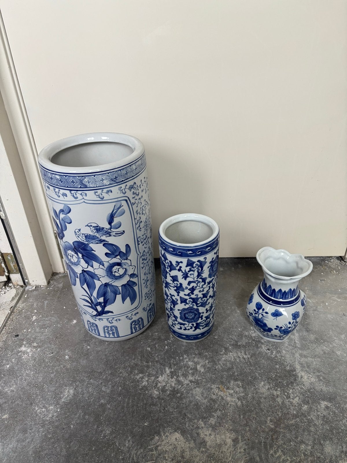 Set van 3 blauw-witte porseleinen vazen, Antiek en Kunst, Antiek | Vazen, Ophalen of Verzenden