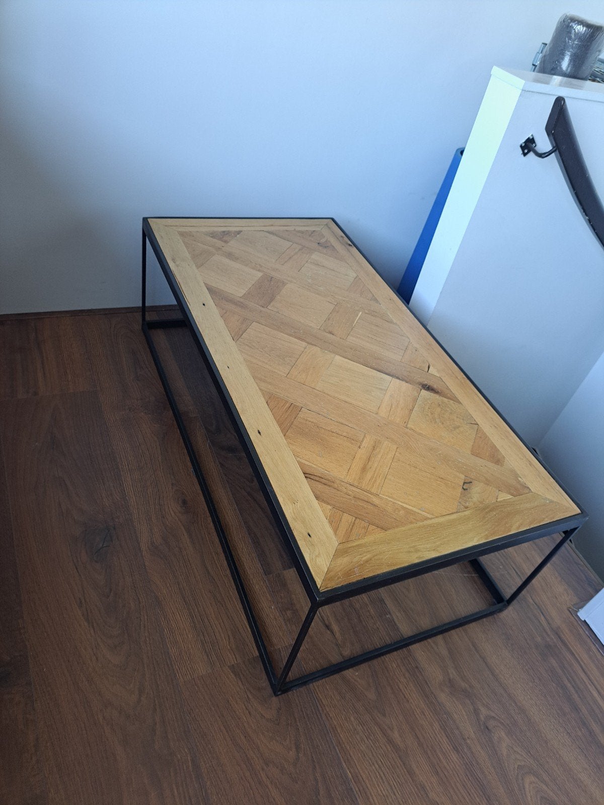 Salontafel met eikenhouten blad en metalen frame, Ophalen, Gebruikt, 100 tot 150 cm, Industrieel, Modern
