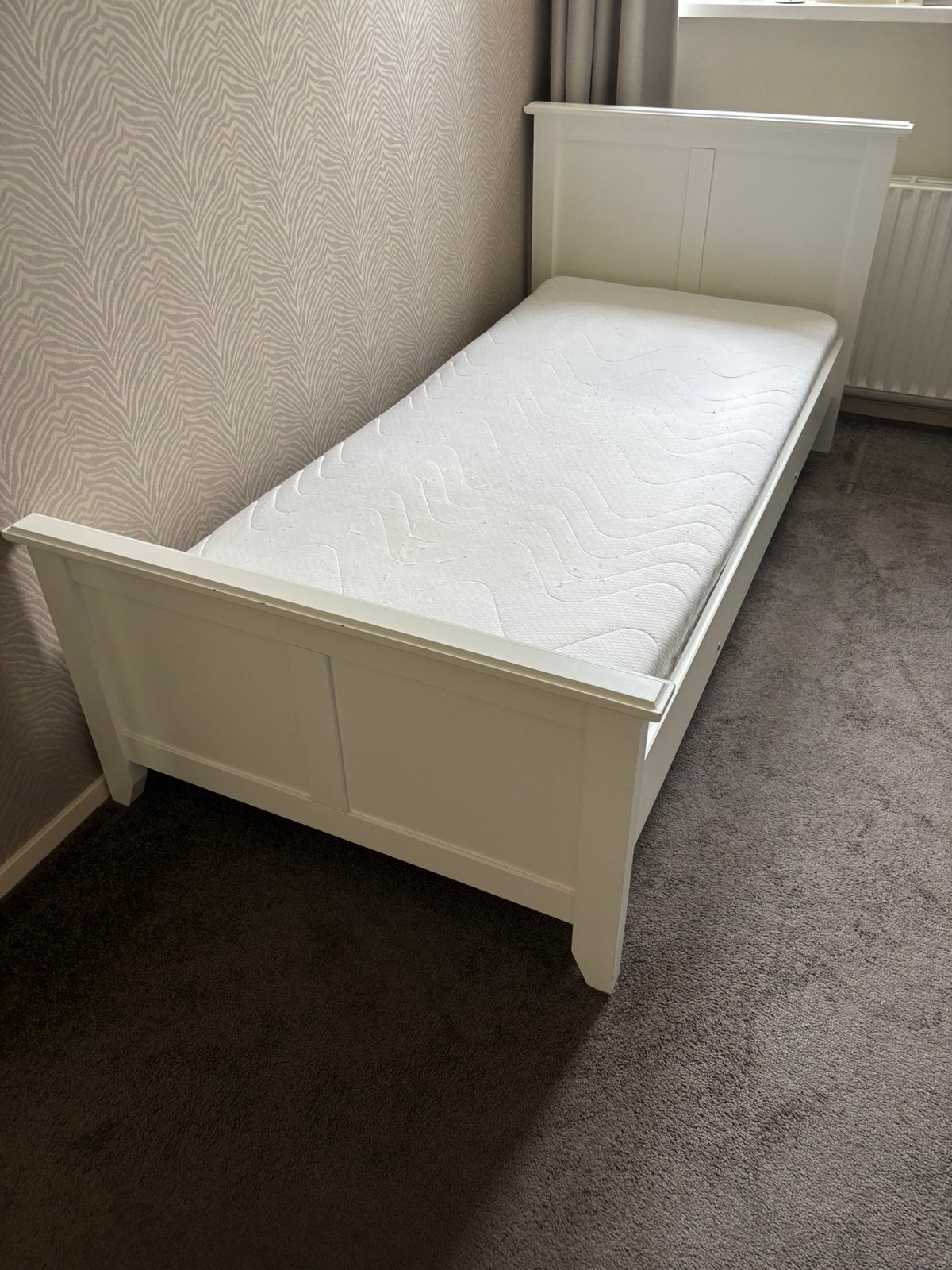 Wit 1 persoonsbed 90 x 200, Huis en Inrichting, Slaapkamer | Bedden, Ophalen, 90 cm, Eenpersoons, Wit