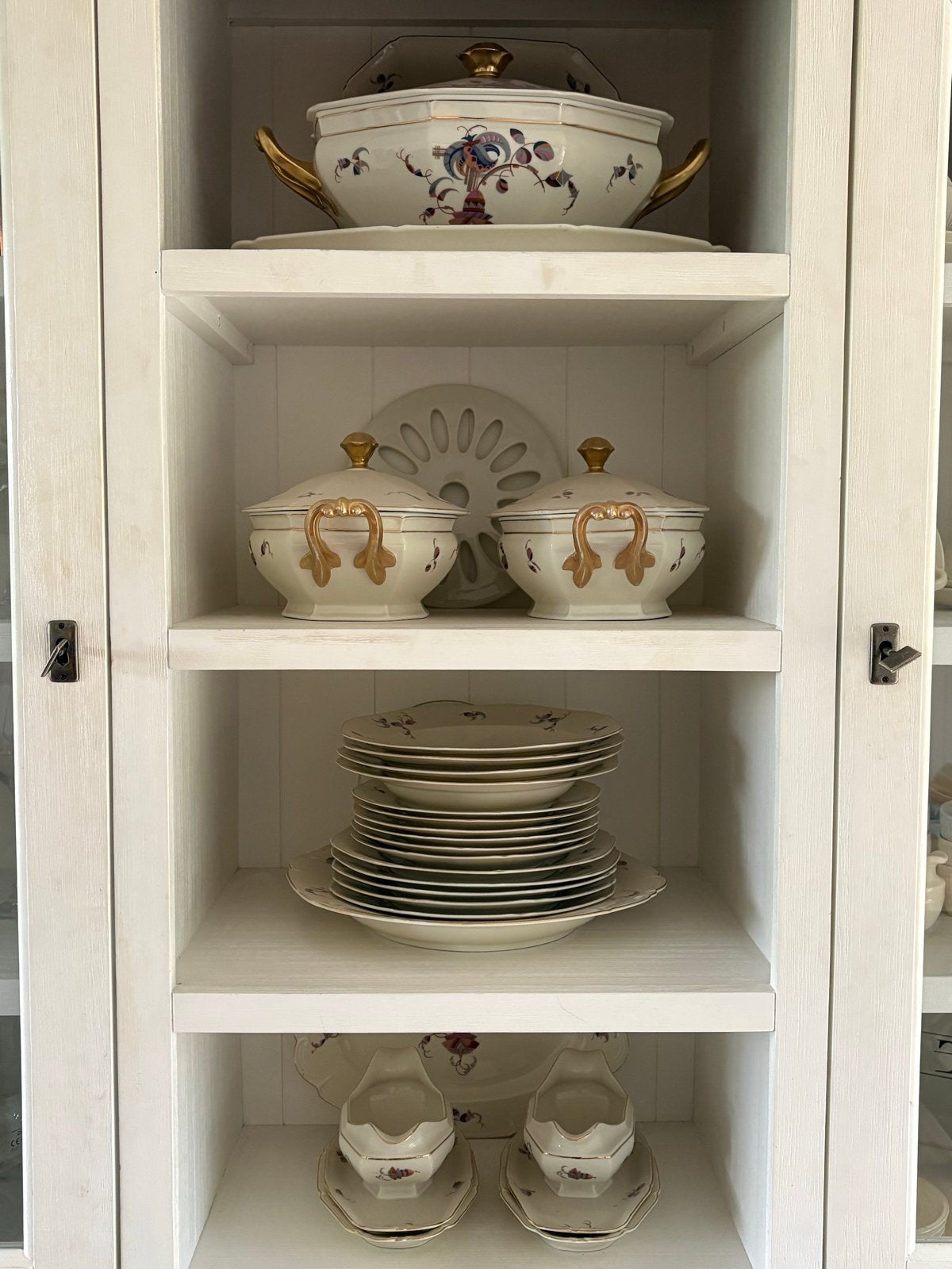 Epiag servies, Ophalen