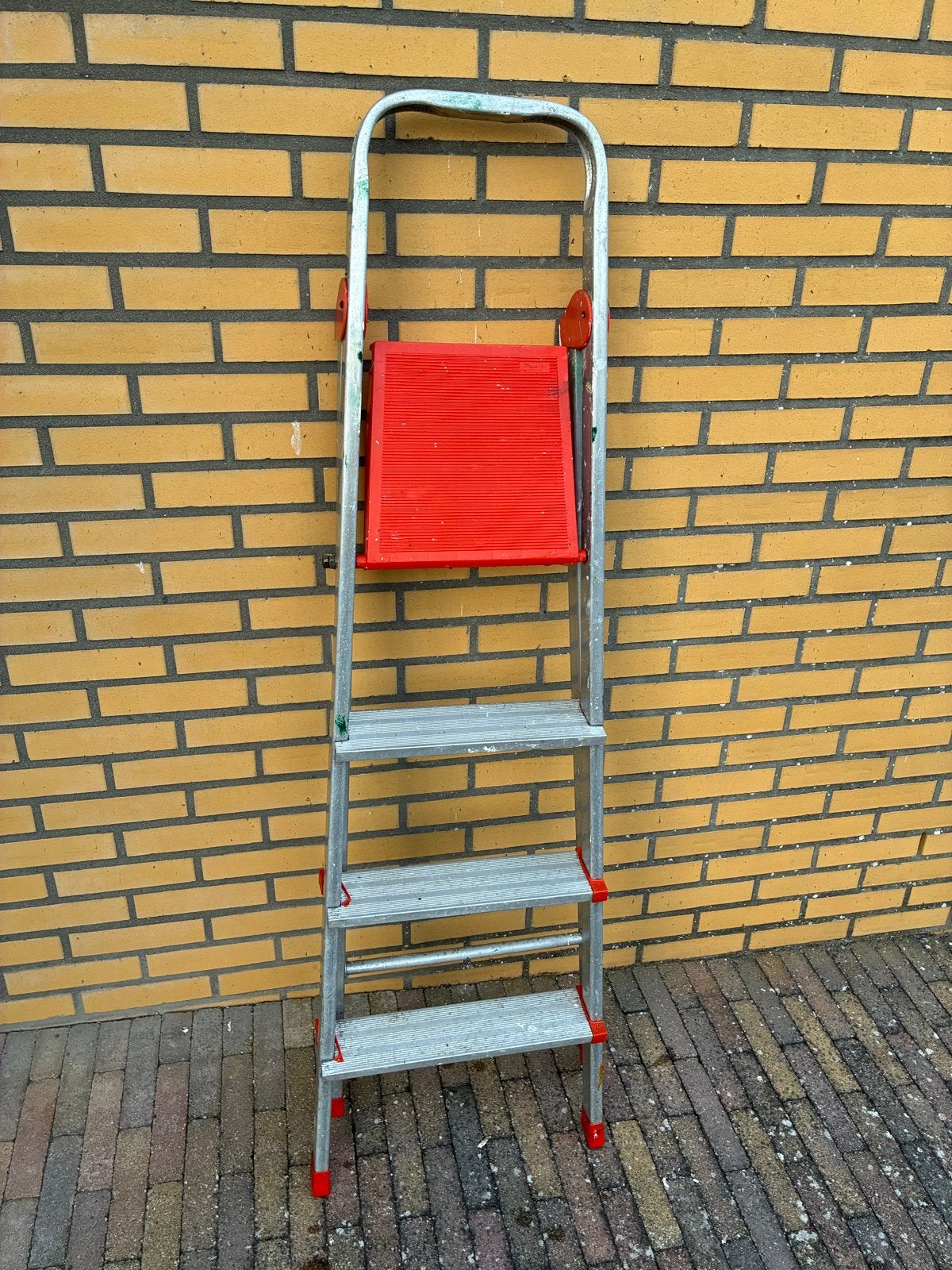 Aluminium trap met 4 treden - 145 cm hoog, Ophalen, Gebruikt, Trap, Minder dan 2 meter
