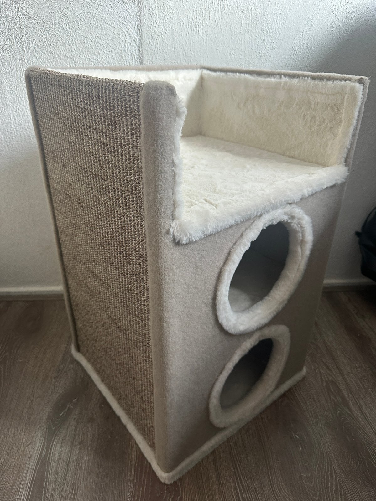 Katten krabpaal, reismand, mandjes, kattenbak ect., Dieren en Toebehoren, Katten-accessoires, Ophalen, Zo goed als nieuw