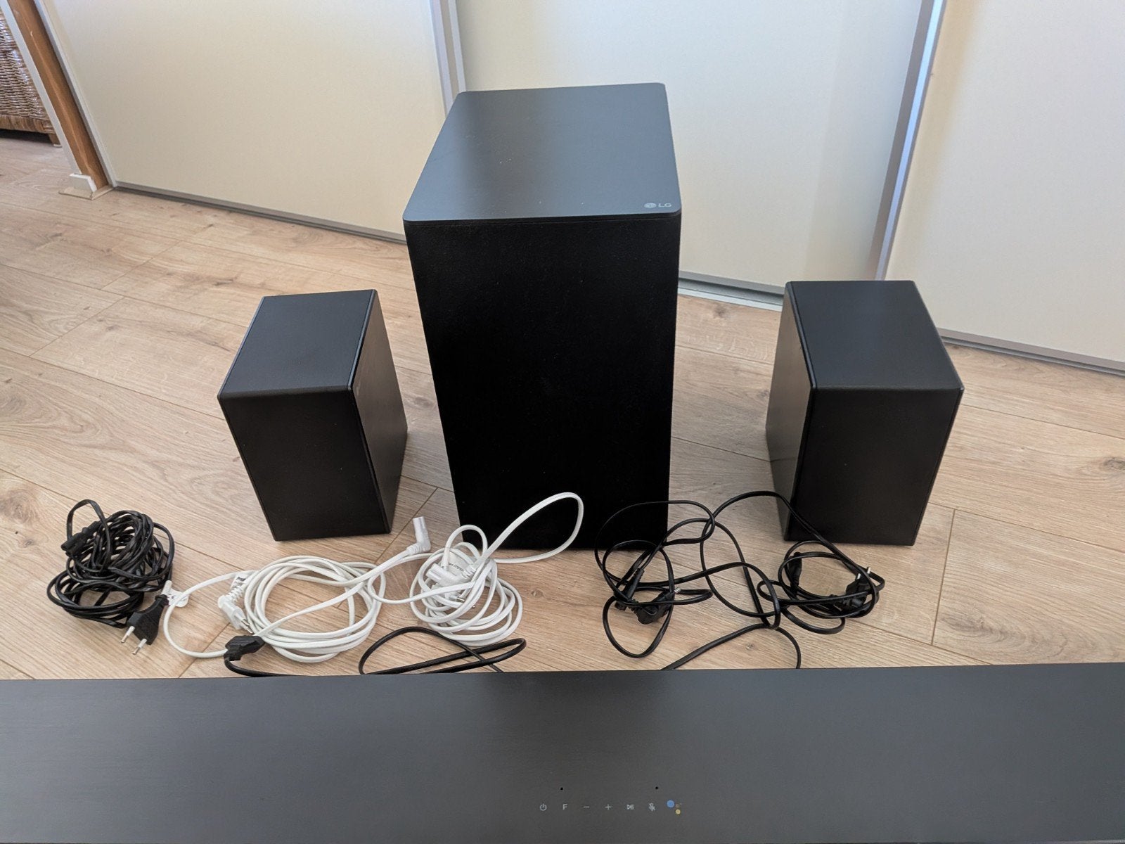 LG DSN11RG Soundbar met eARC/Dolby Atmos/DTS:X, Ophalen, Bluetooth, Gebruikt