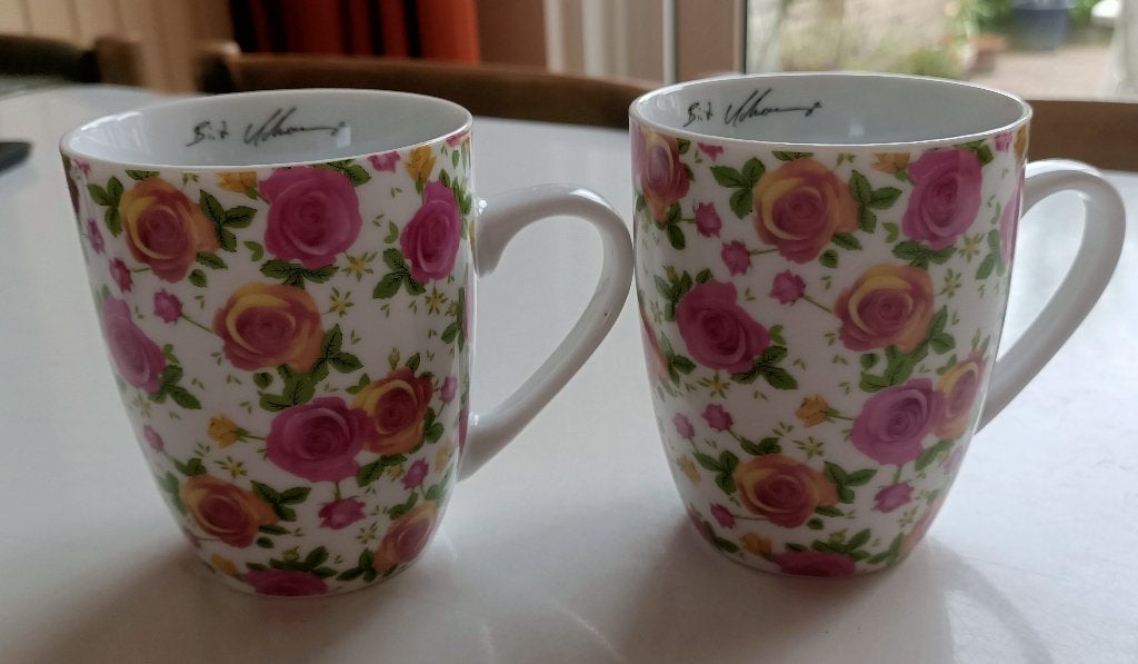 Koffiebeker, theebeker, Adler, Pink & Yellow roses, 10 cm., Overige merken, Ophalen of Verzenden, Zo goed als nieuw, Overige stijlen
