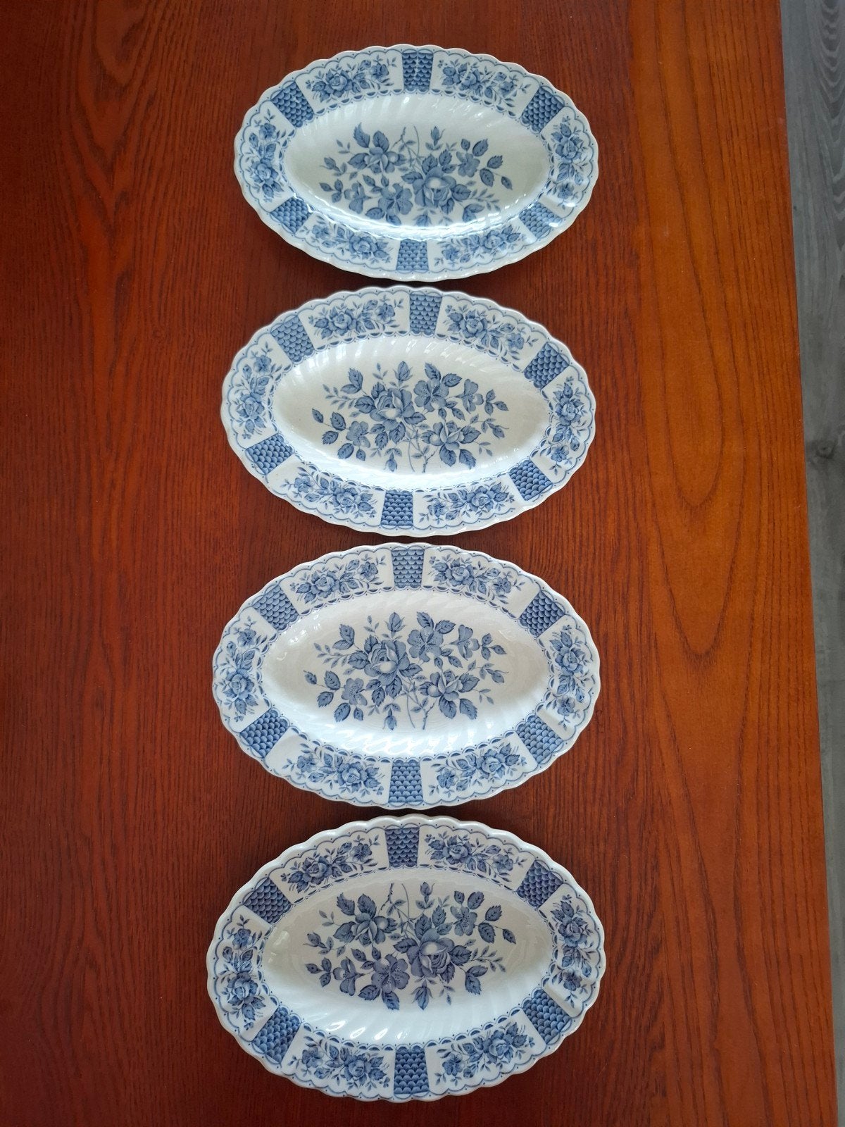 Vier Myott Staffordshire "Melody" Serveerschalen, Ophalen of Verzenden