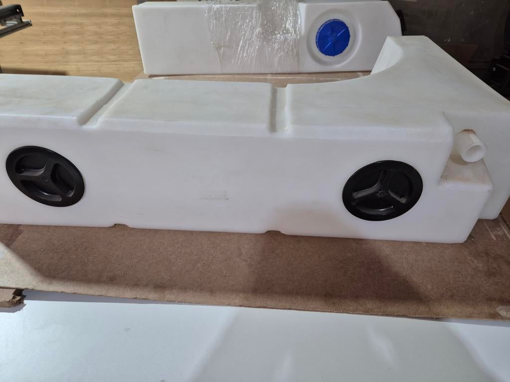 Watertank voor wielkast camper 90 liter, Ophalen, Zo goed als nieuw