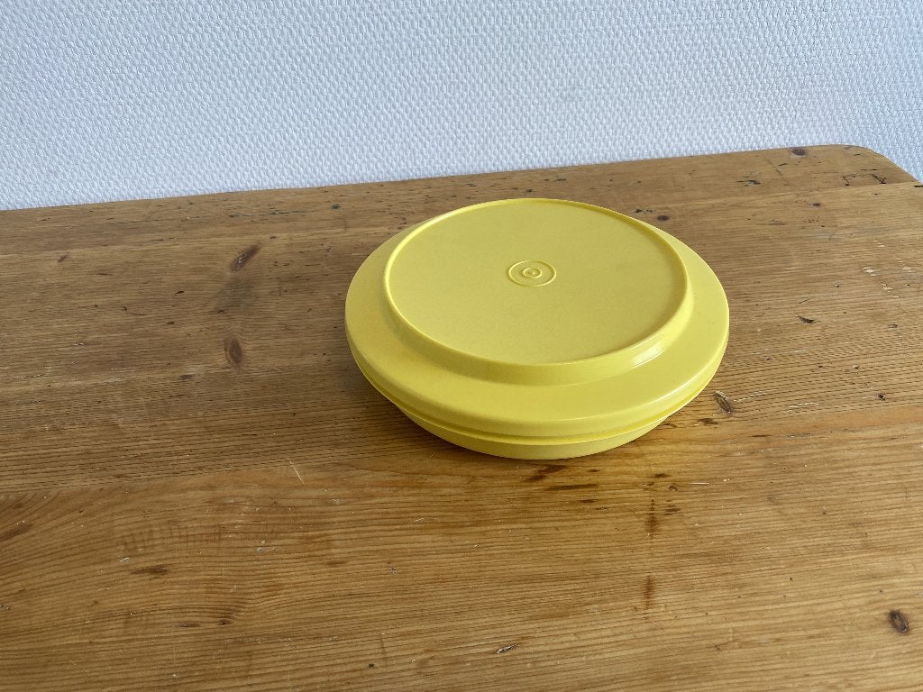 Tupperware Schaaltje ( geel, doorsnee 20, hoogte 6 cm ), Ophalen of Verzenden, Gebruikt, Geel, Schaal