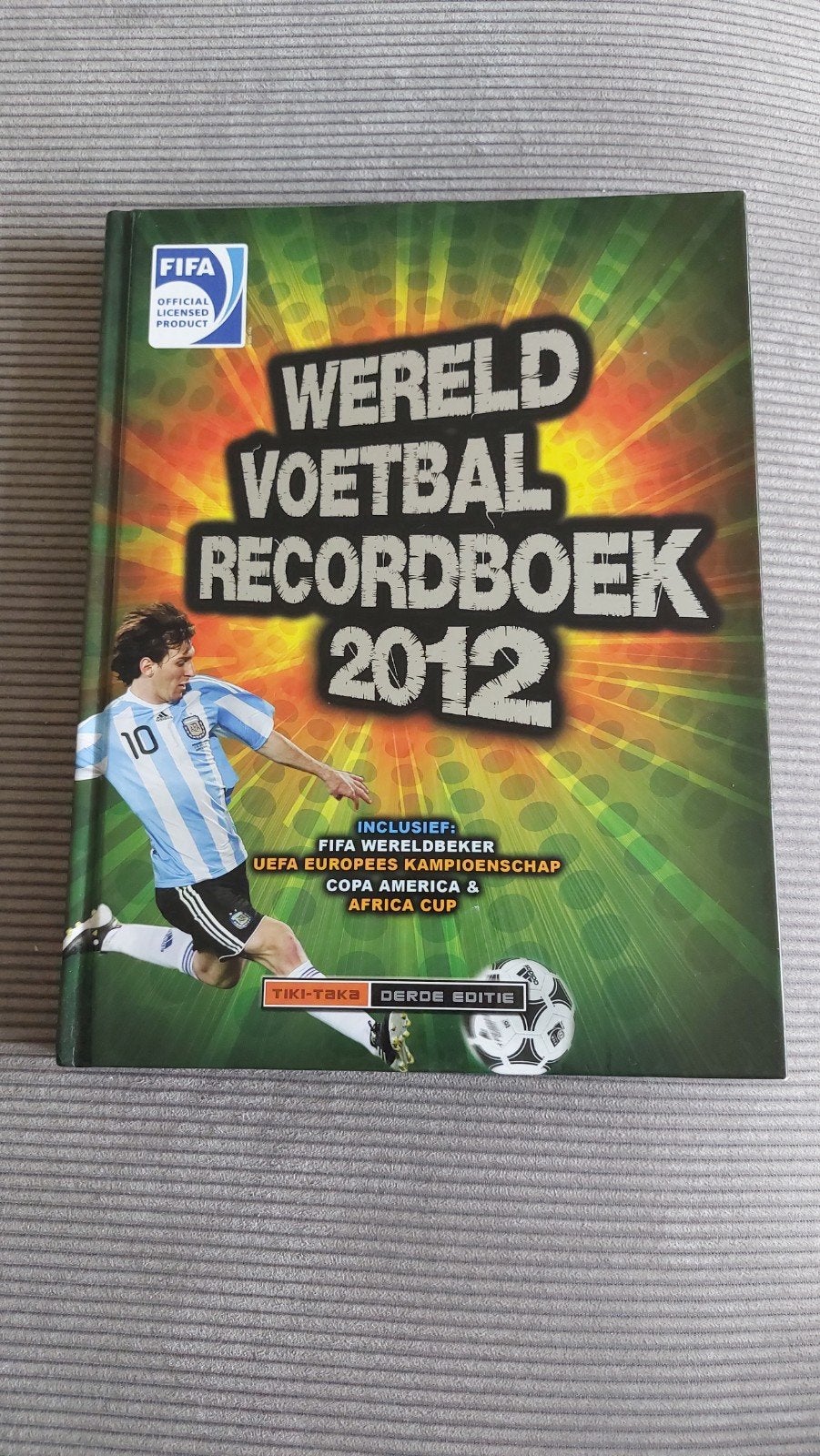 FIFA Wereld Voetbal Recordboek 2012 - Derde Editie, Ophalen of Verzenden, Zo goed als nieuw, FIFA Official Licensed Product, Balsport