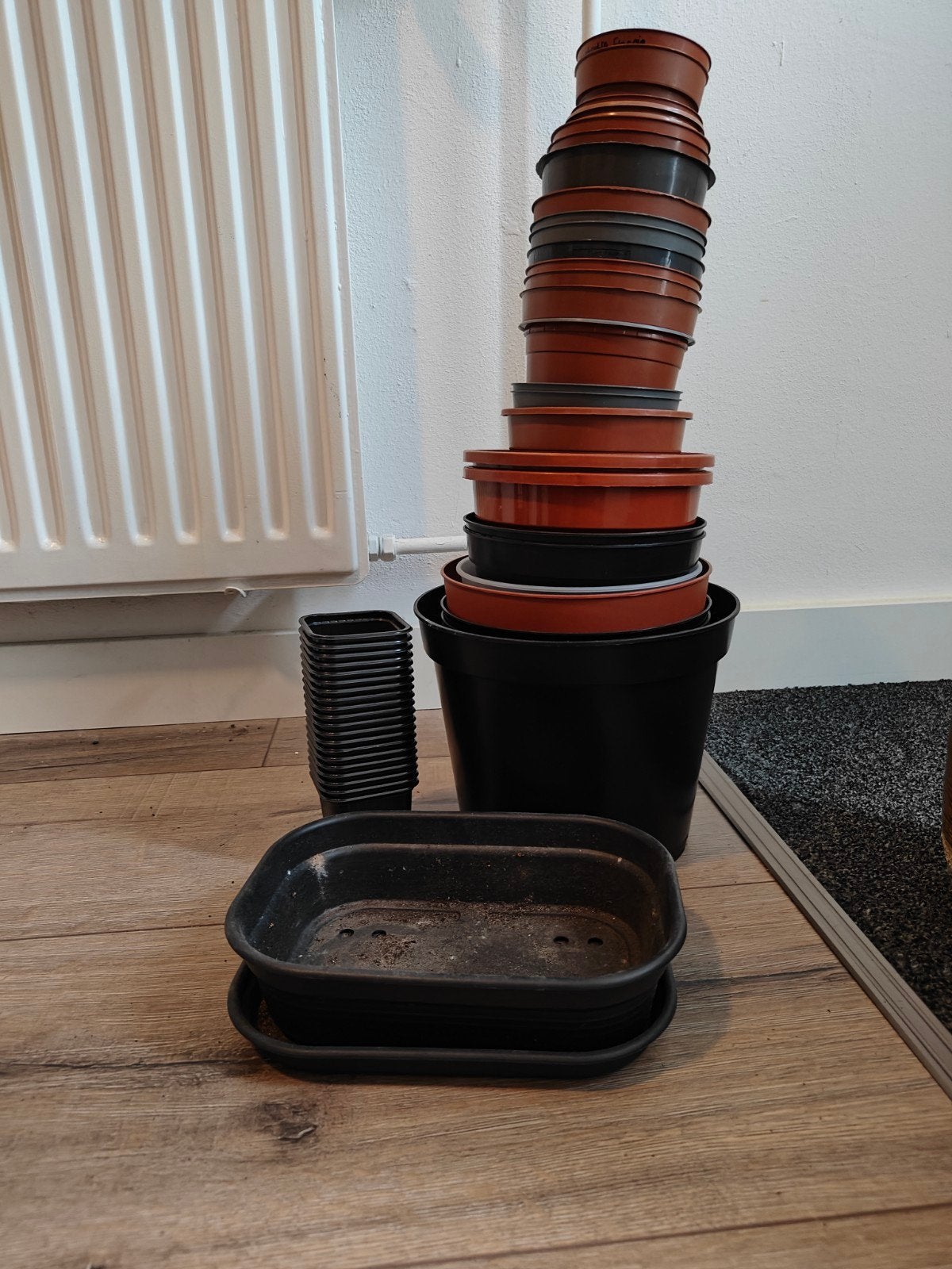 Diverse kweekpotten en zaaibakjes, Kunststof, Gebruikt, Minder dan 60 cm, Ophalen of Verzenden