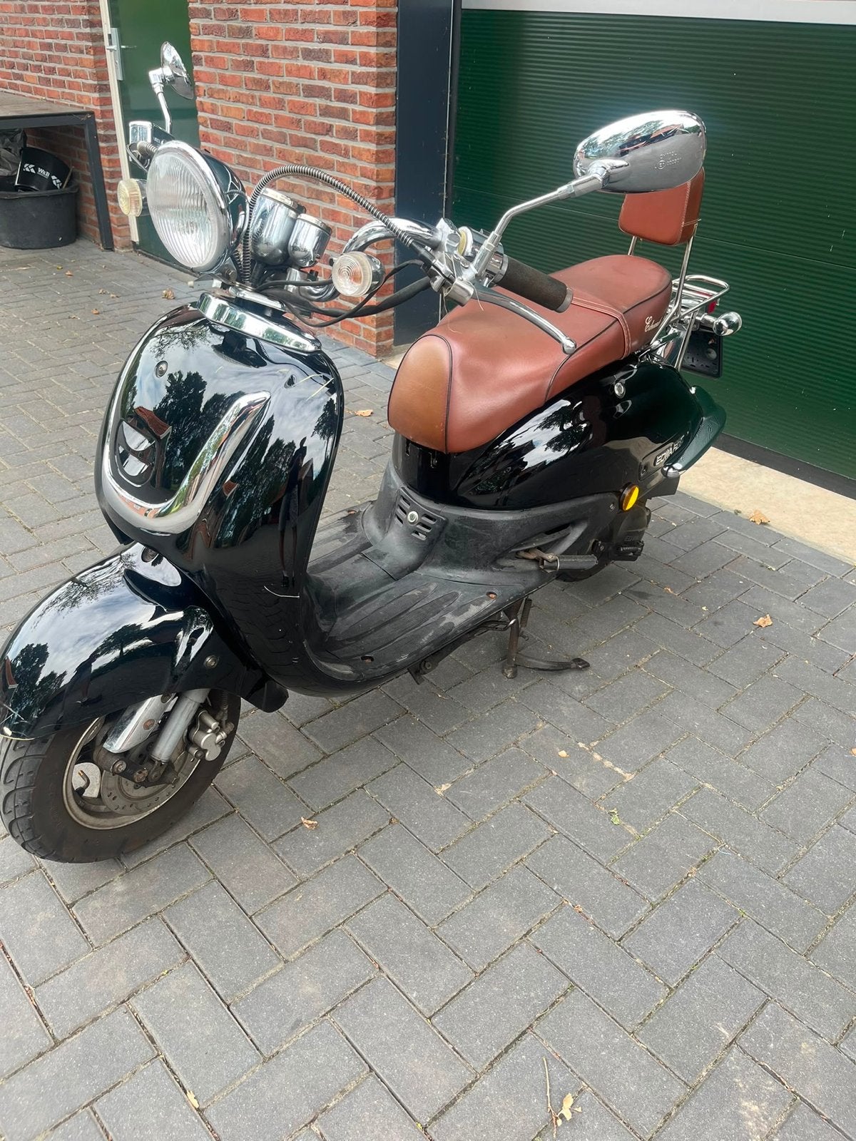 Zwarte Edwards retro scooter met bruin zadel, Fietsen en Brommers, Gebruikt, Benzine, Ophalen, Overige merken