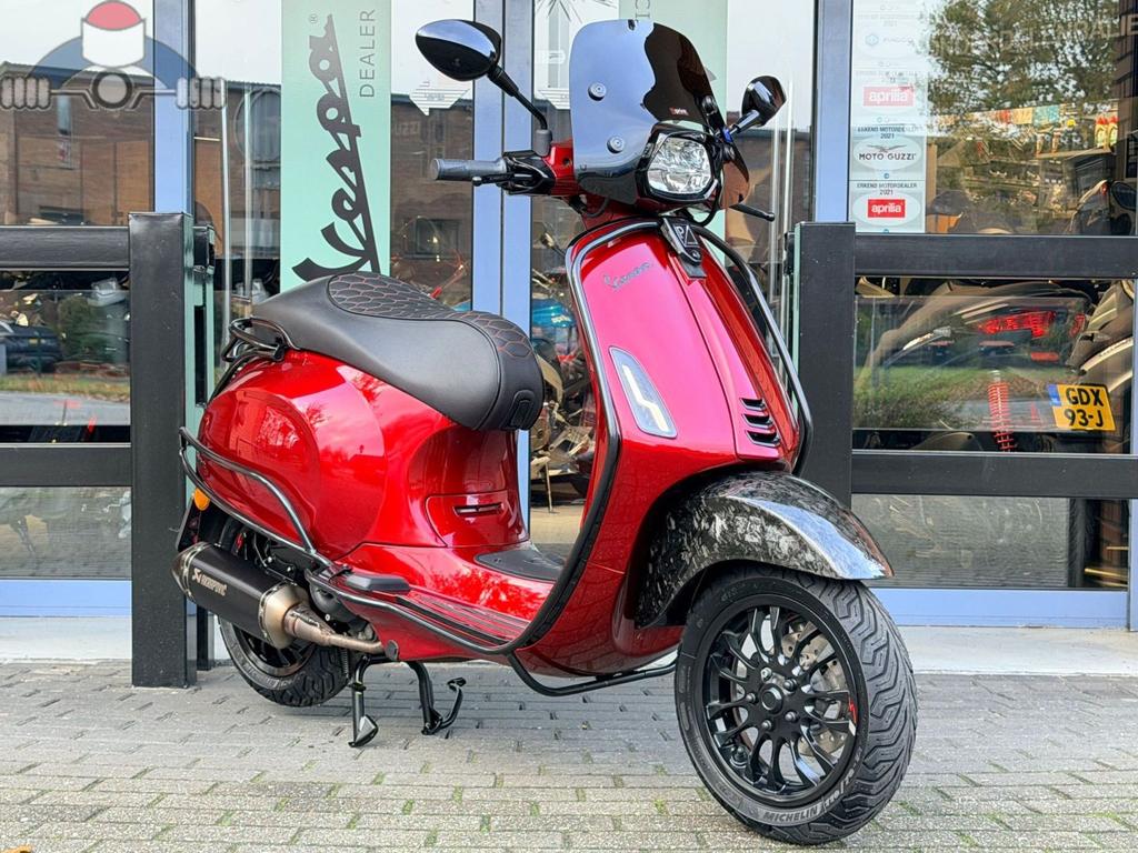 Custom Vespa Sprint 45KM Candy Red bj. 7-2022 5425 km, Fietsen en Brommers, Scooters | Vespa, Ophalen, Maximaal 45 km/u, Onbekend