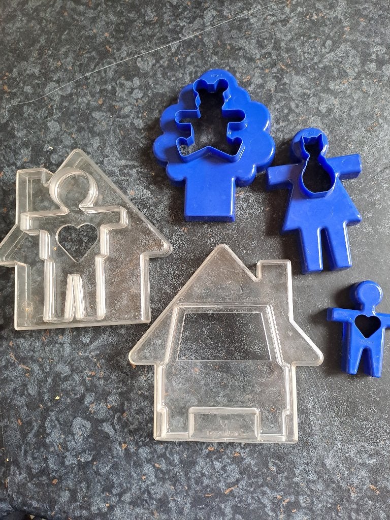 TUPPERWARE. UITSTEEKVORMPJES VOOR KOEKJES. HUIS, BOOM, POP, Ophalen of Verzenden, Zo goed als nieuw, Overige kleuren, Overige typen