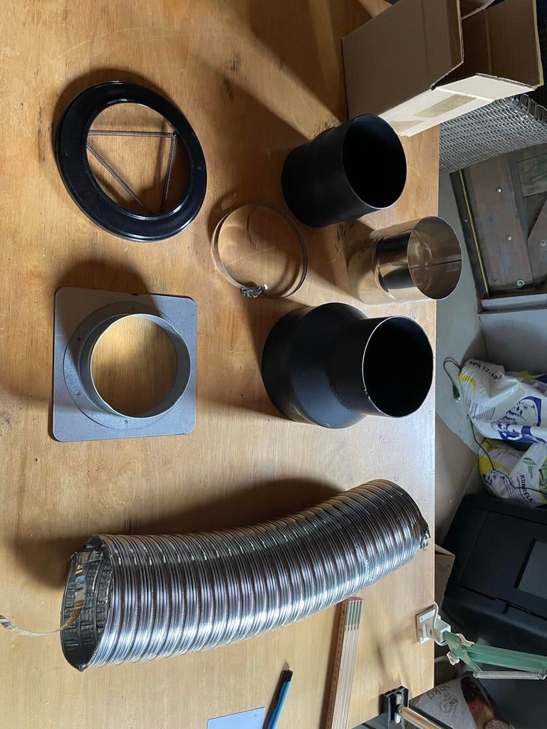 Aansluit & isolatiematerialen voor houtkachel op  rookkanaal, Ophalen, Inbouw, Hout, Nieuw