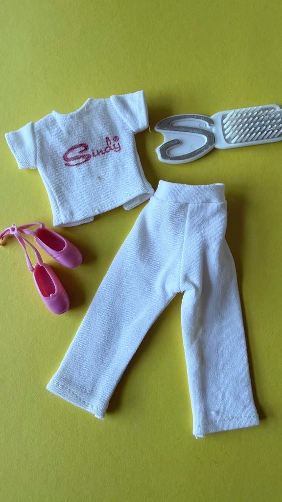 Barbie Sindy Sport outfit, Ophalen of Verzenden, Zo goed als nieuw, Kleertjes