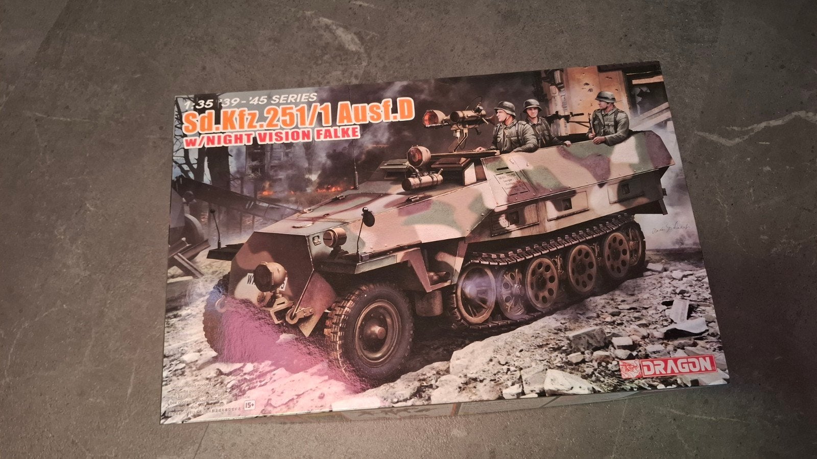 Dragon 6984 Sd.Kfz. 251/1 Ausf.D Nachtzicht Falke, Ophalen of Verzenden