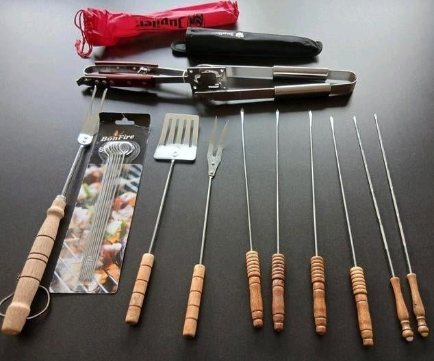 Barbecue set met tang, spatel, vorken en spiesen, Ophalen of Verzenden