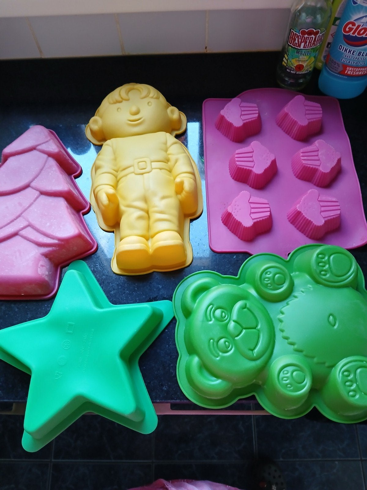Siliconen bakvormen: kerstboom, beer, ster, pop en cupcakes, Ophalen, Overige typen, Nieuw, Meerkleurig